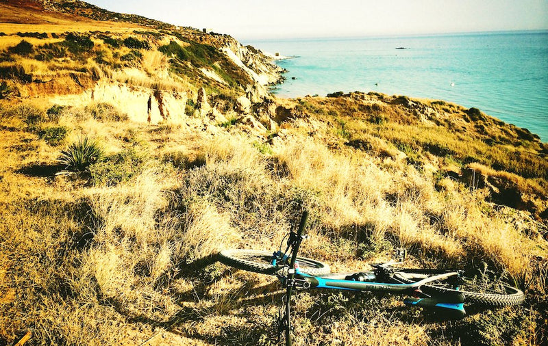 Mtb a Noto, tra un cannolo e un nero d'Avola