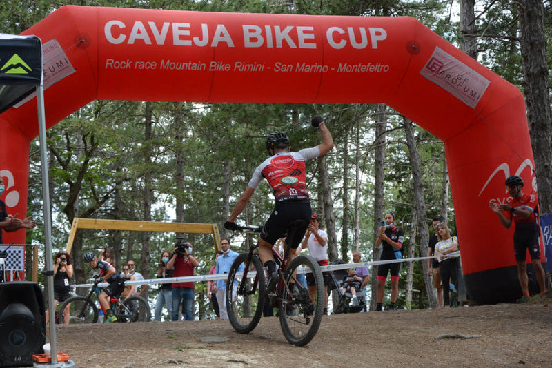 Marco Francioni domina TITANO XCO By Skoda Reggini, ultima prova Caveja
