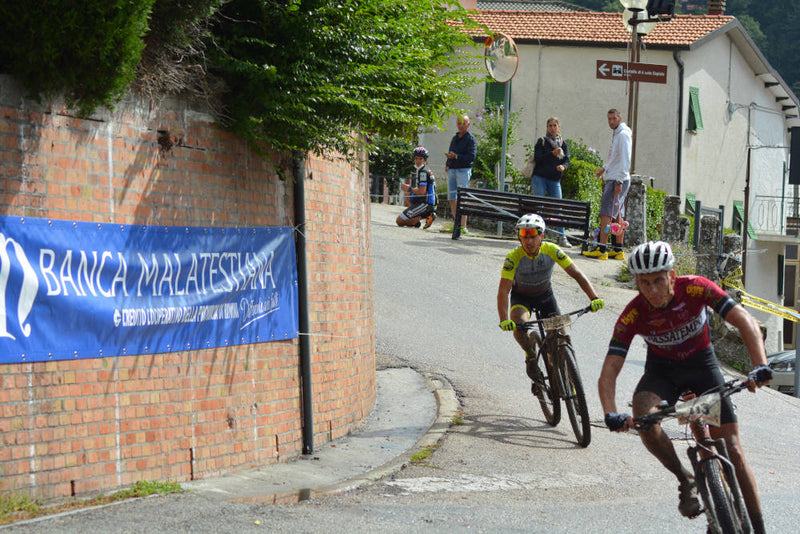 Esordio bagnato del Caveja Bike Cup a Villagrande. Vincono Pezzi e Agostinelli