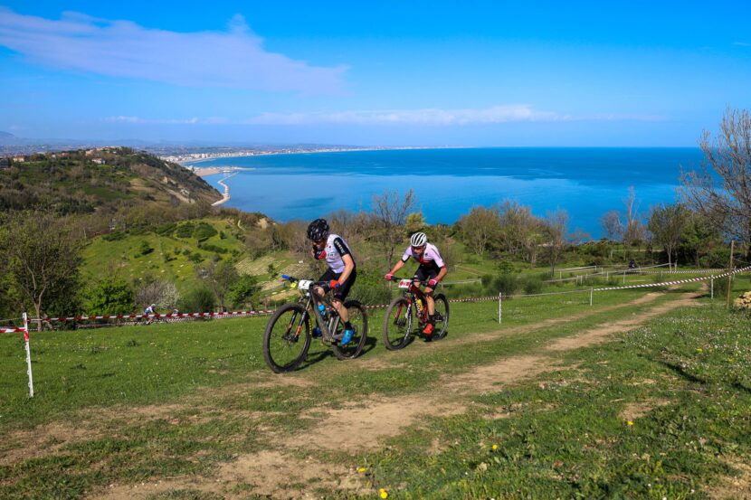 Collini mette a segno la prima del Caveja 2023: alla Fondazione Oasi è una festa della MTB