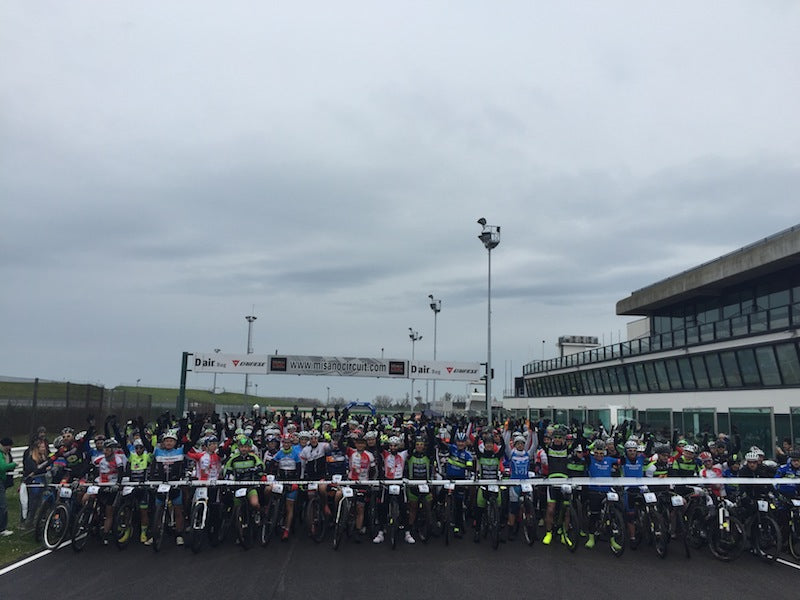 Misano infuocata alla prima del Caveja